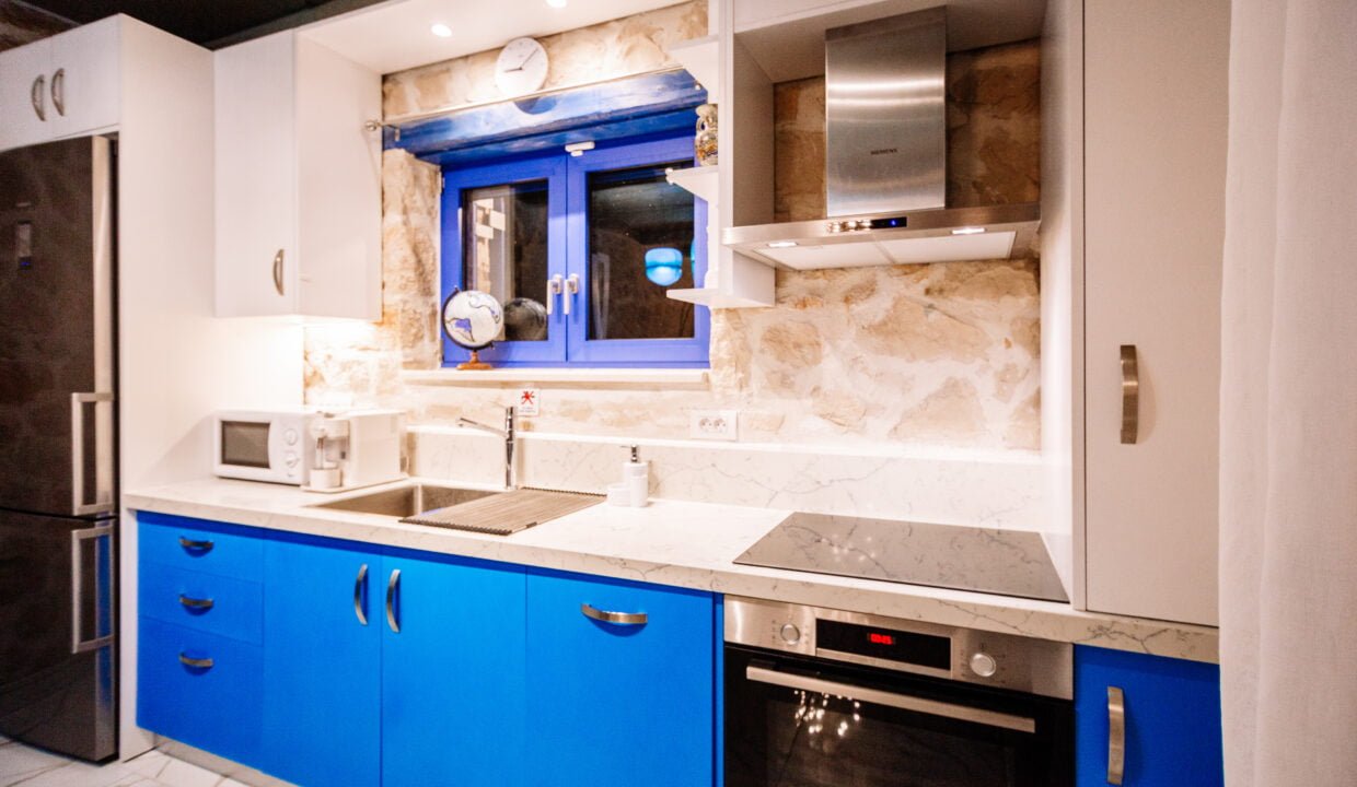 Rosemarie Night (51)